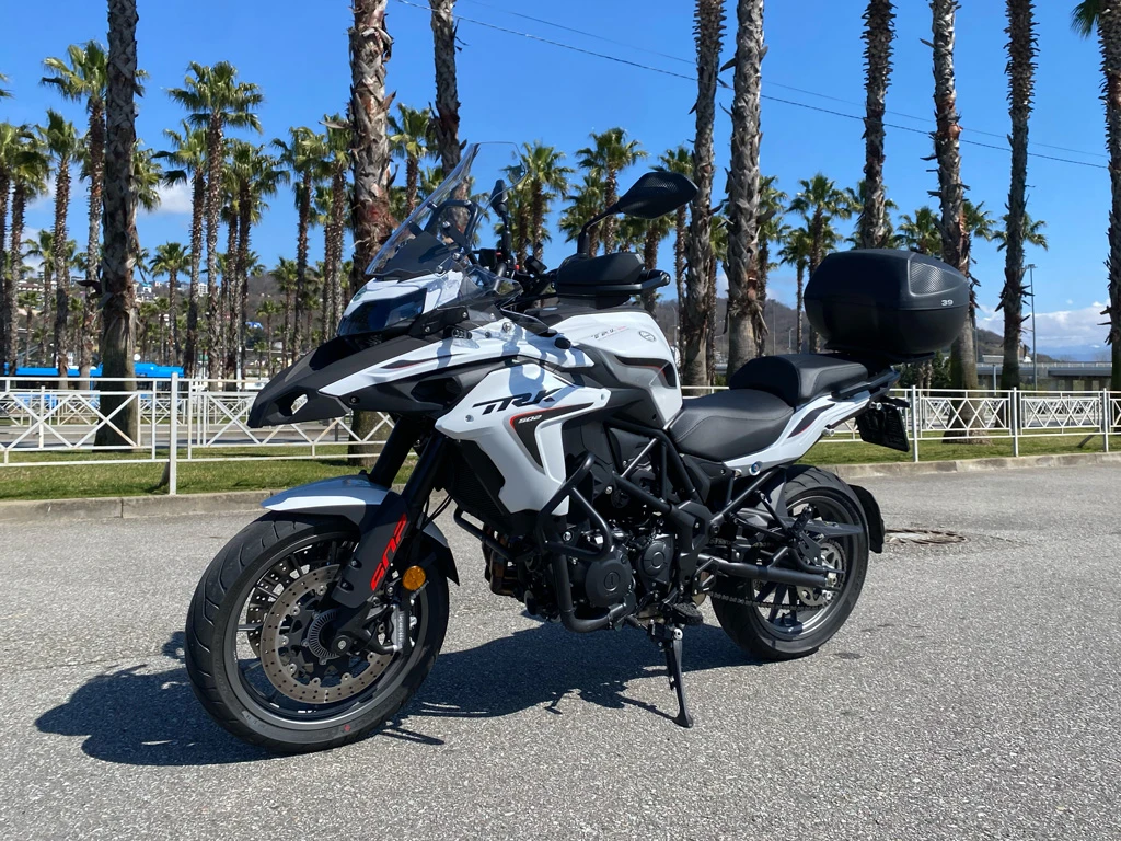 Прокат мотоцикла Benelli TRK 502 в Сочи и Адлере