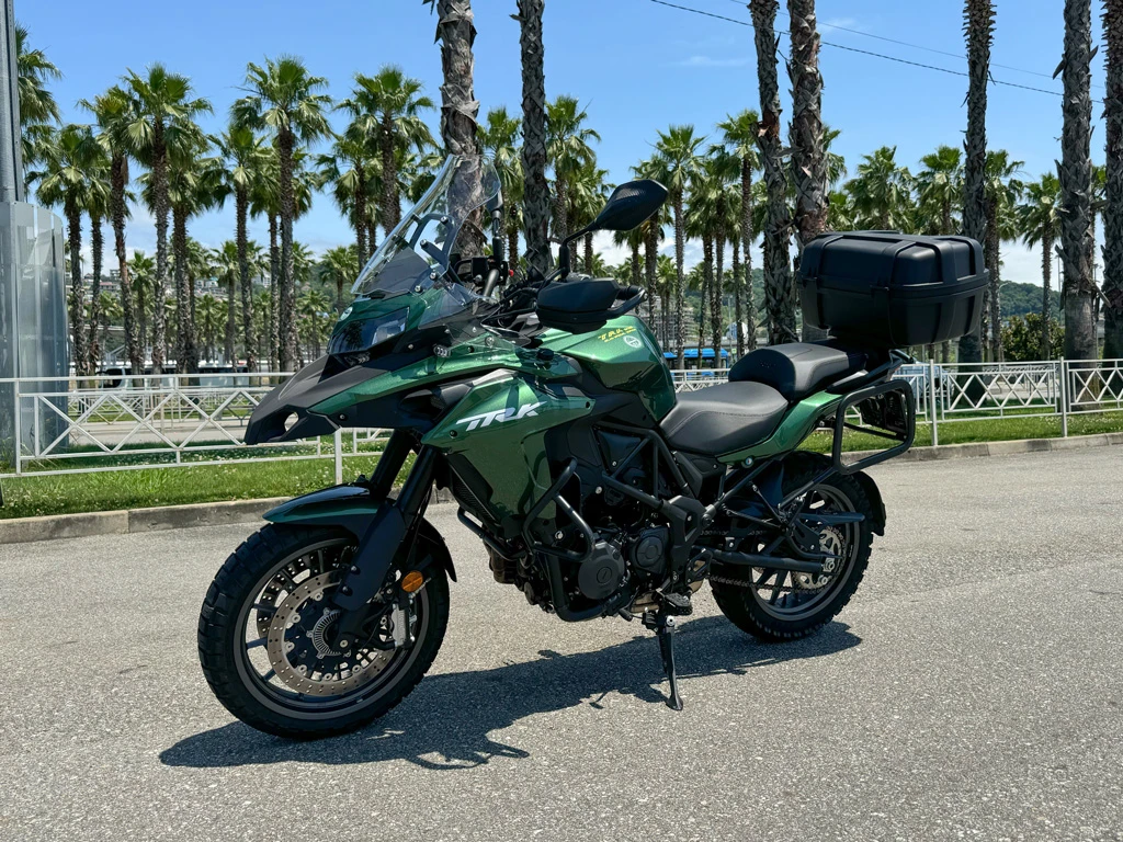 Прокат мотоцикла Benelli TRK 502 в Сочи и Адлере